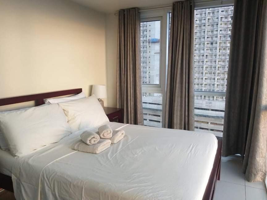 De Luxe, Standard And Studio Suites -The Breeze Residences-Close To Airport,Mall Of Asia, Us Embassy Manila Esterno foto