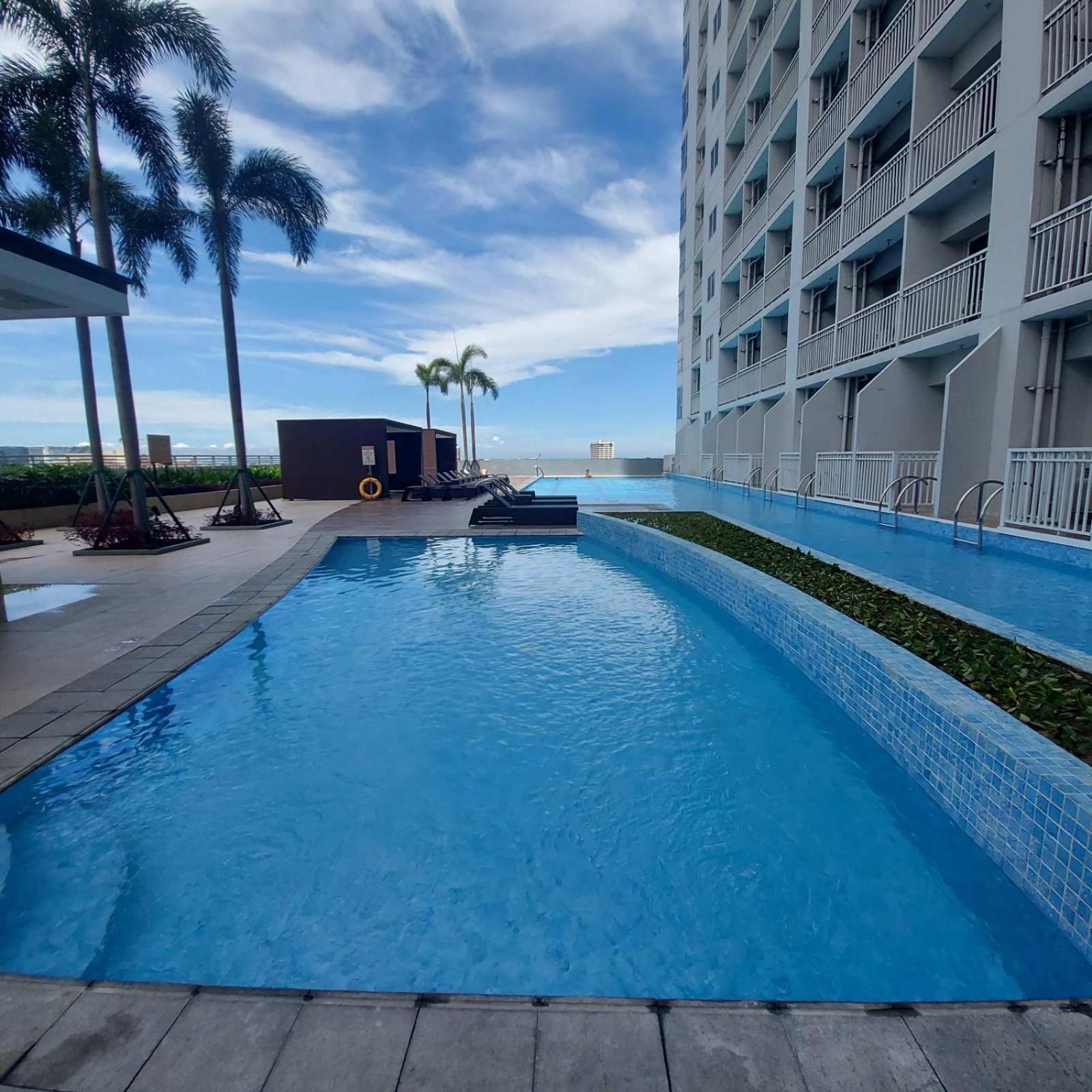 De Luxe, Standard And Studio Suites -The Breeze Residences-Close To Airport,Mall Of Asia, Us Embassy Manila Esterno foto
