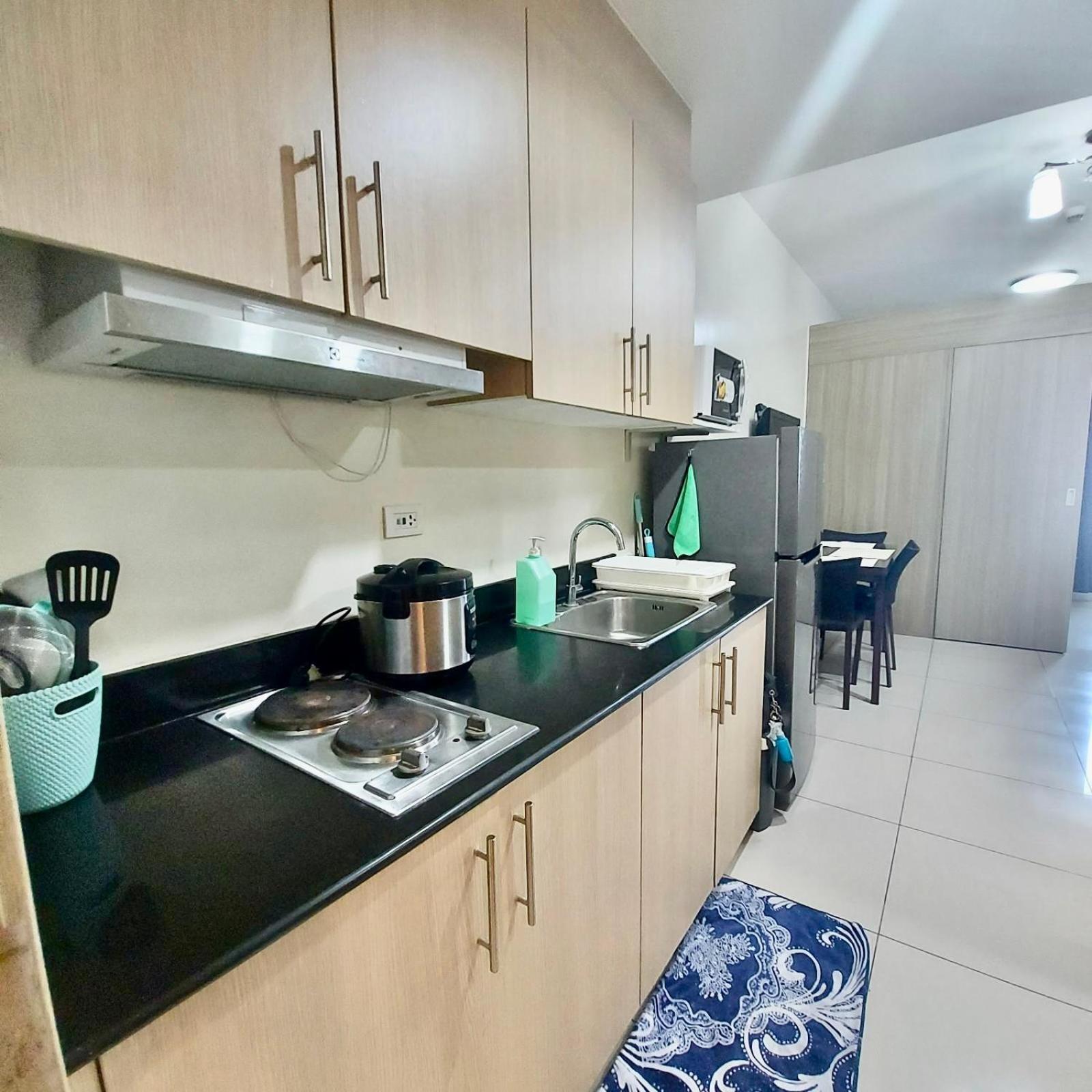 De Luxe, Standard And Studio Suites -The Breeze Residences-Close To Airport,Mall Of Asia, Us Embassy Manila Esterno foto